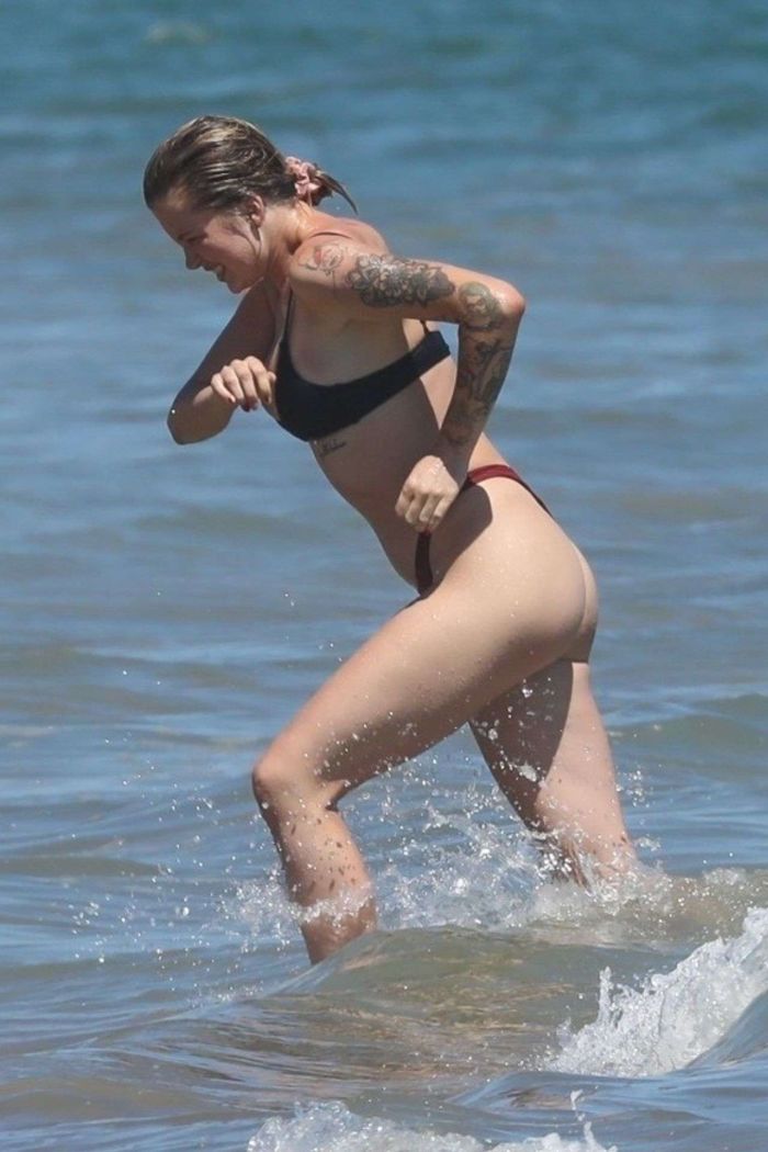 Ireland Baldwin Vacationing In A Mehandi Bikini On The Beach In Malibu
