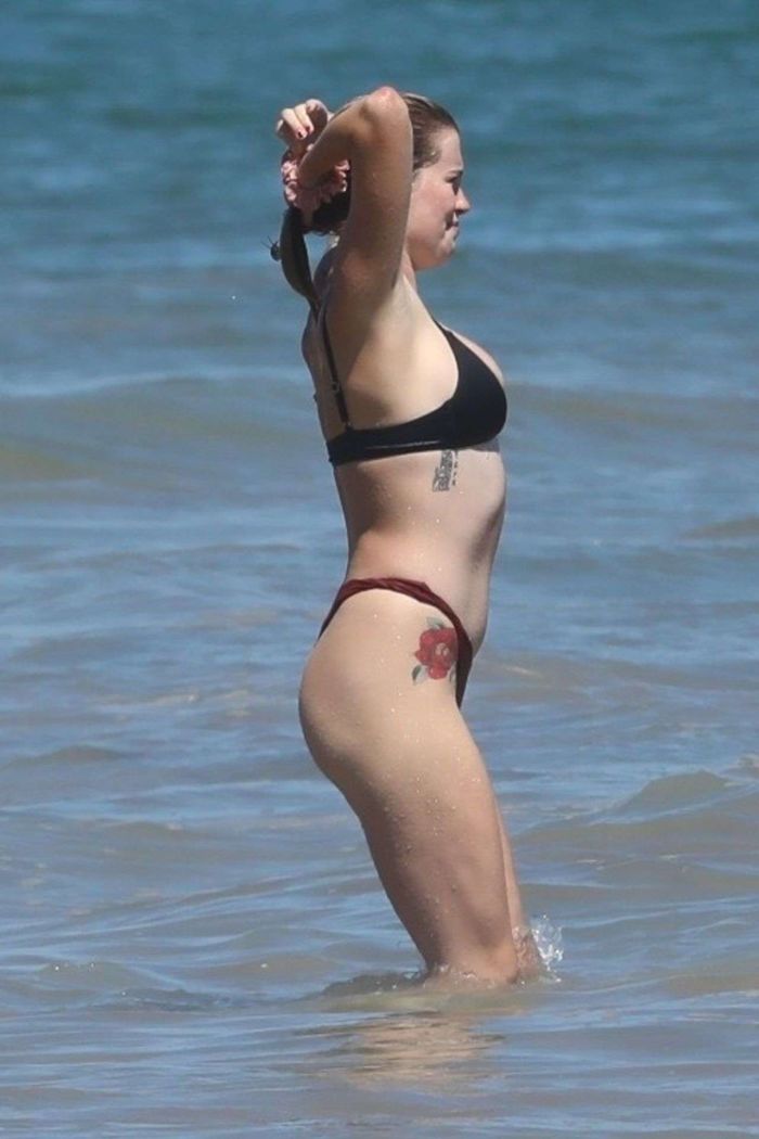 Ireland Baldwin Vacationing In A Mehandi Bikini On The Beach In Malibu
