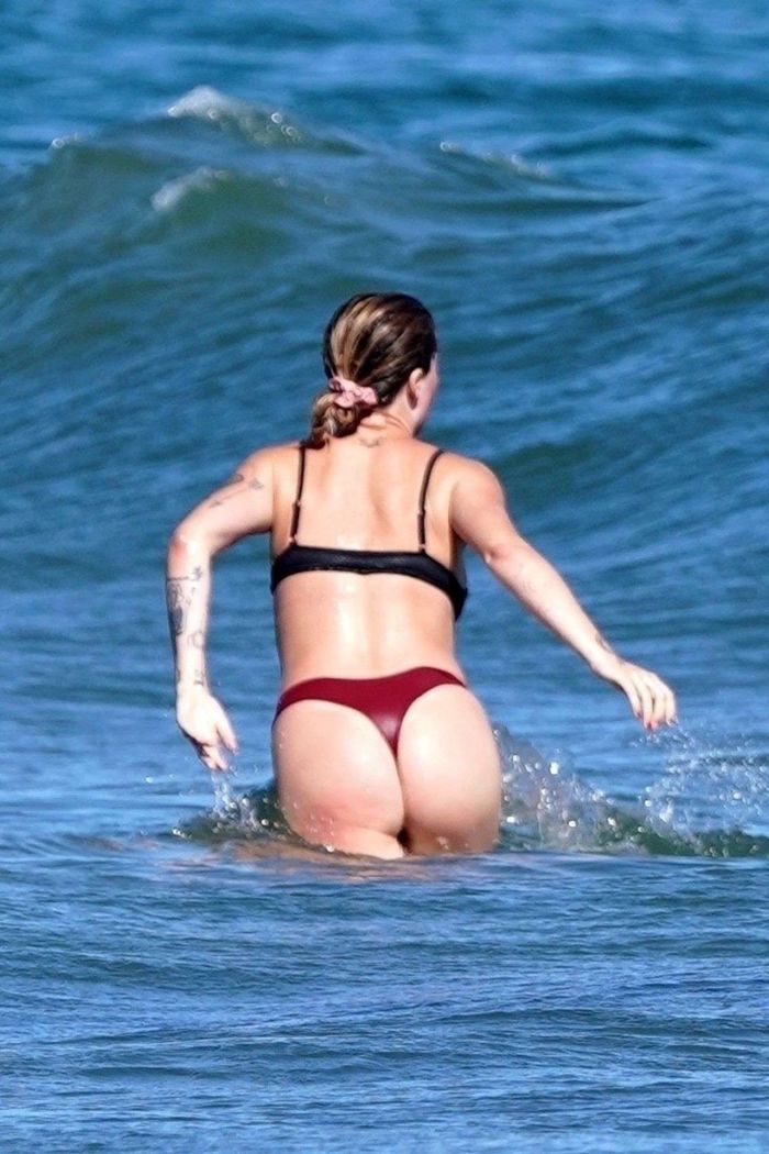 Ireland Baldwin Vacationing In A Mehandi Bikini On The Beach In Malibu