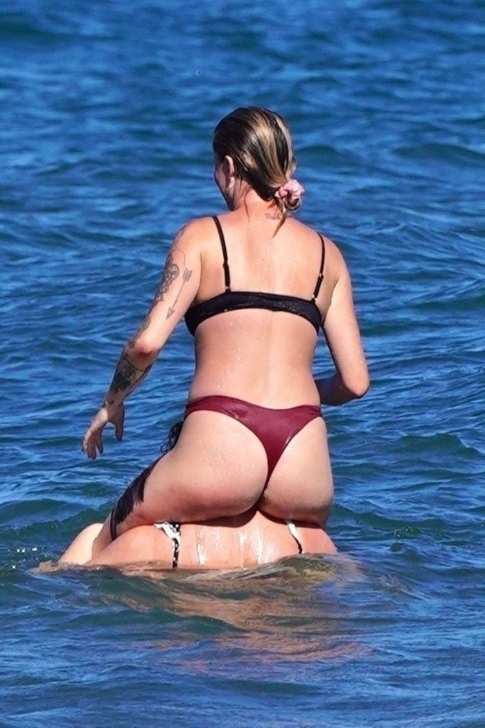 Ireland Baldwin Vacationing In A Mehandi Bikini On The Beach In Malibu