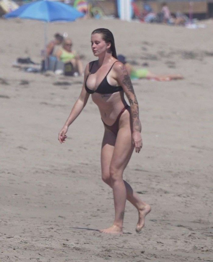 Ireland Baldwin In A Black Bikini On Beach In Malibu