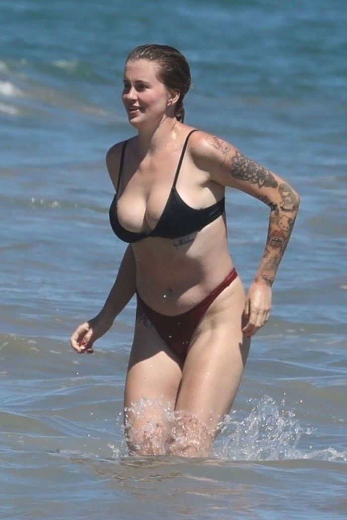 Ireland Baldwin In A Black Bikini On Beach In Malibu