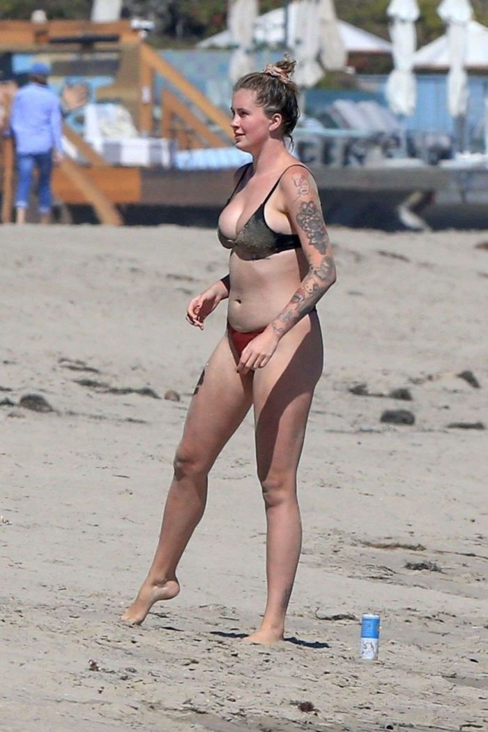 Ireland Baldwin In A Black Bikini On Beach In Malibu
