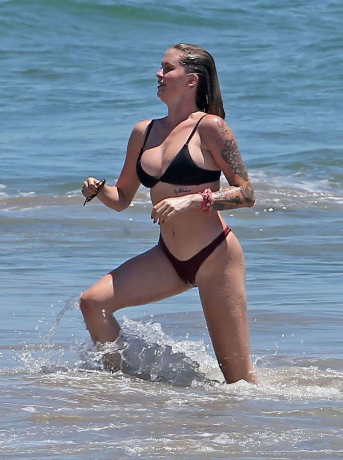Ireland Baldwin In A Black Bikini On Beach In Malibu