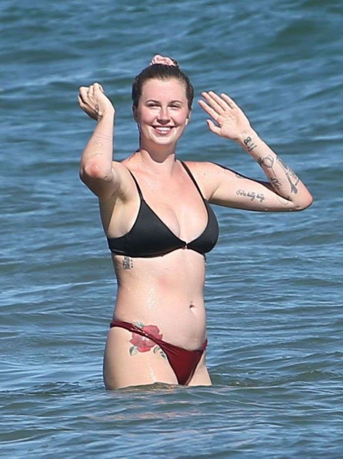 Ireland Baldwin In A Black Bikini On Beach In Malibu