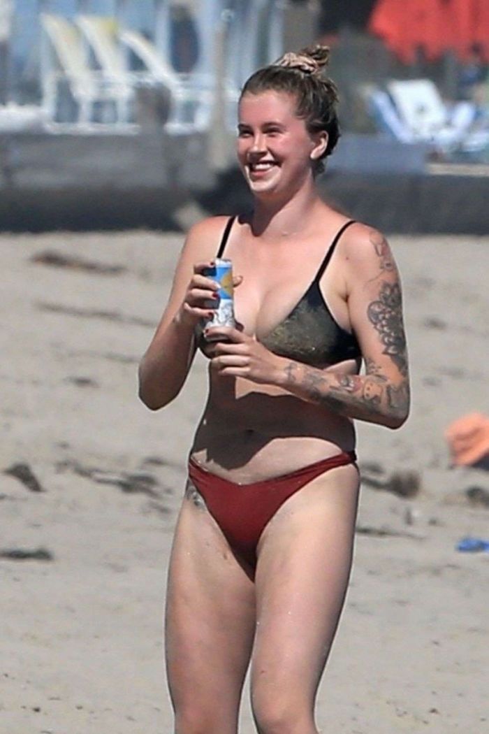 Ireland Baldwin In A Black Bikini On Beach In Malibu