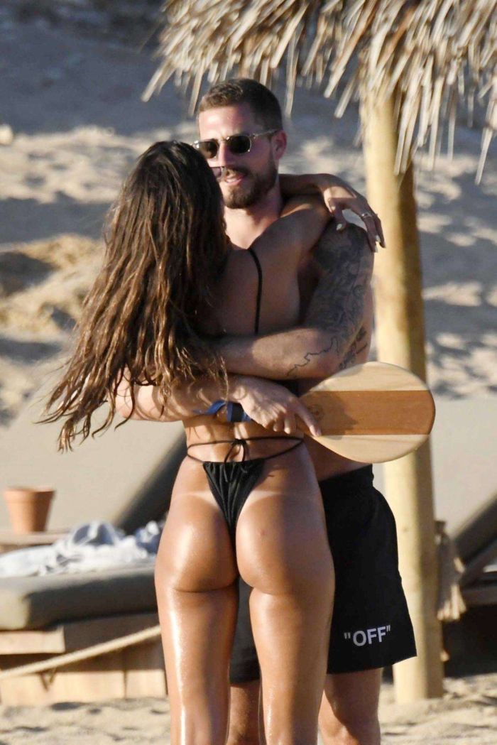 Izabel Goulart Playing Tennis In Swimsuit On The Beach In Greece