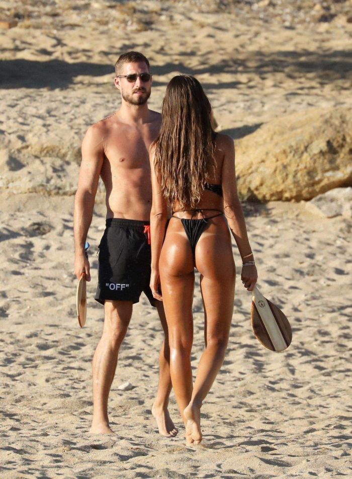 Izabel Goulart Playing Tennis In Swimsuit On The Beach In Greece