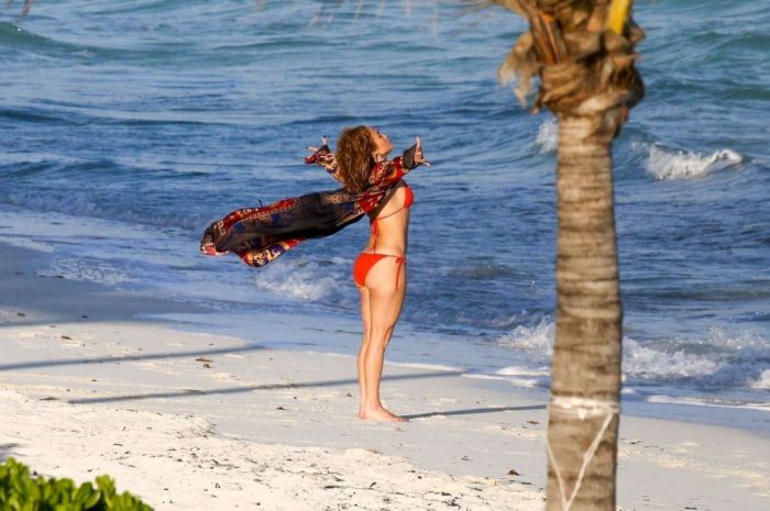 Jennifer Lopez In A Red Bikini At The Beach In Turk and Caicos