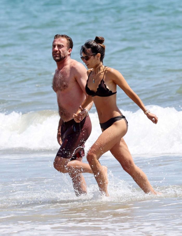 Jordana Brewster In Black Bikini With Boyfriend At A Beach In Santa Monica