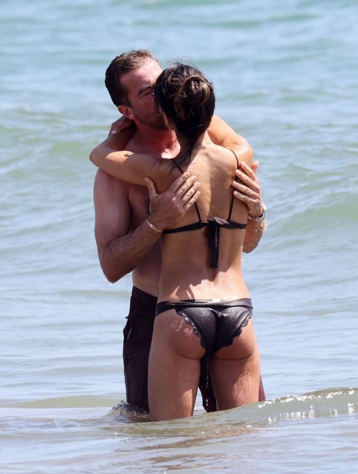 Jordana Brewster In Black Bikini With Boyfriend At A Beach In Santa Monica