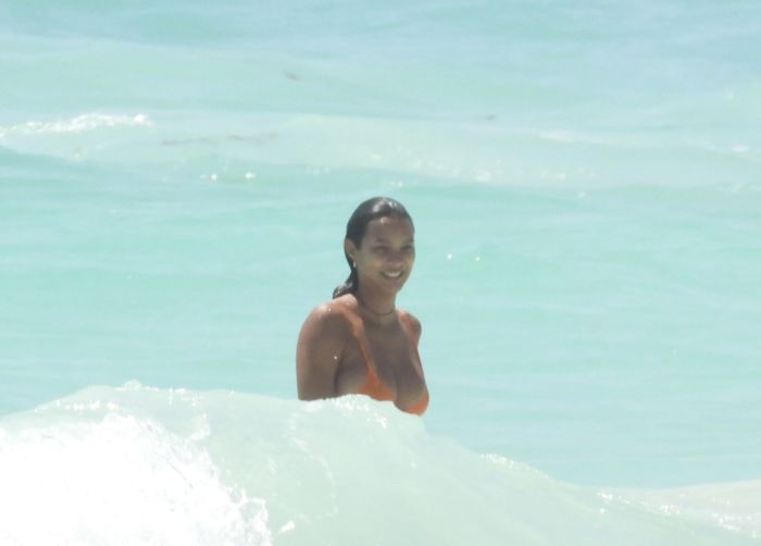 Lais Ribeiro Enjoying The Sea Waves In Bikini On The Beach In Tulum