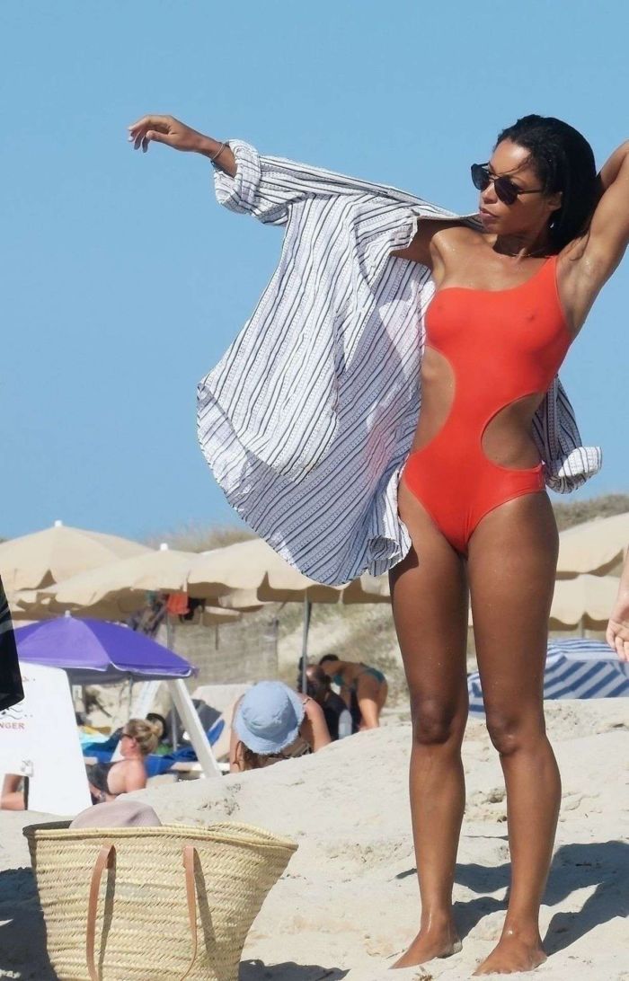 Katie Price In An Orange Bikini At A Swimming Pool In Turkey