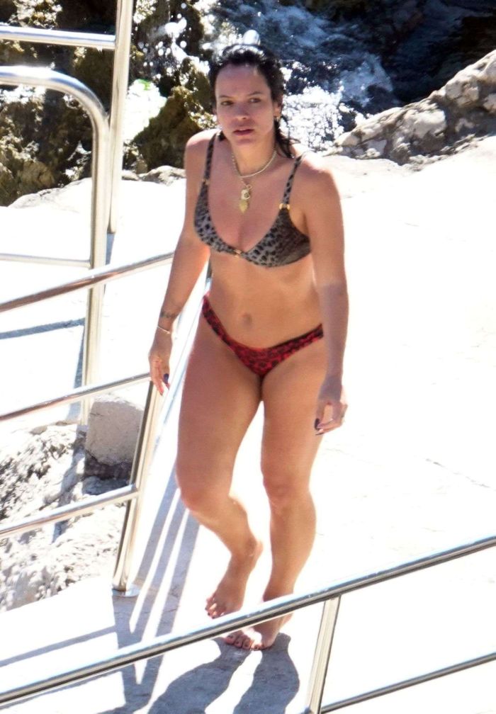 Lily Allen Vacationing In A Bikini At An Island In Capri