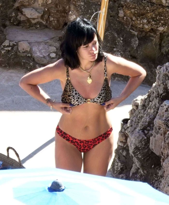 Lily Allen Vacationing In A Bikini At An Island In Capri