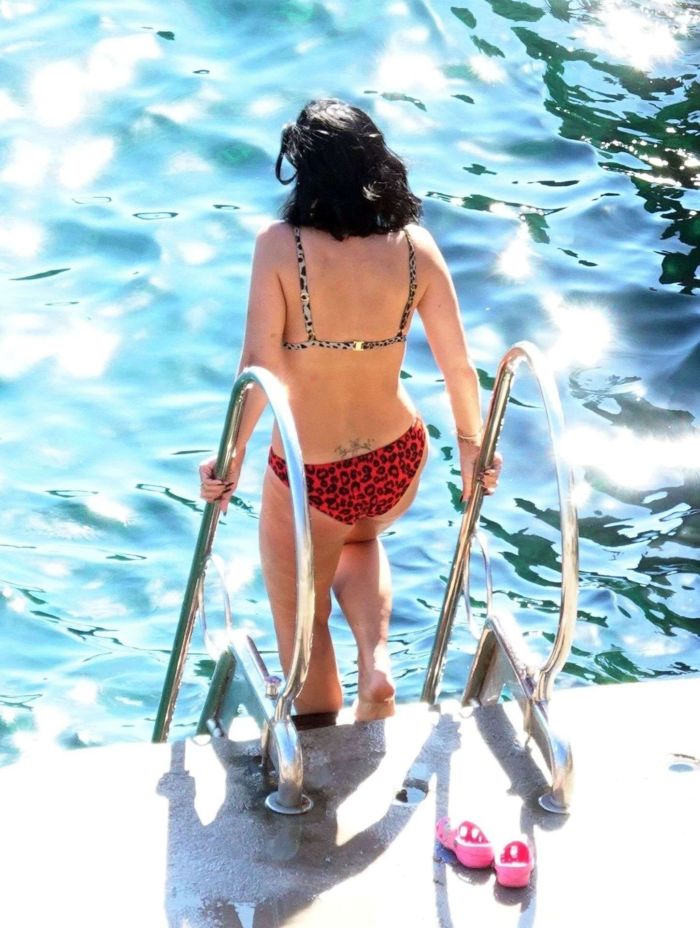 Lily Allen Vacationing In A Bikini At An Island In Capri