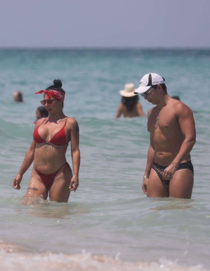Lis Vega In A Red Bikini On The Beach In Miami