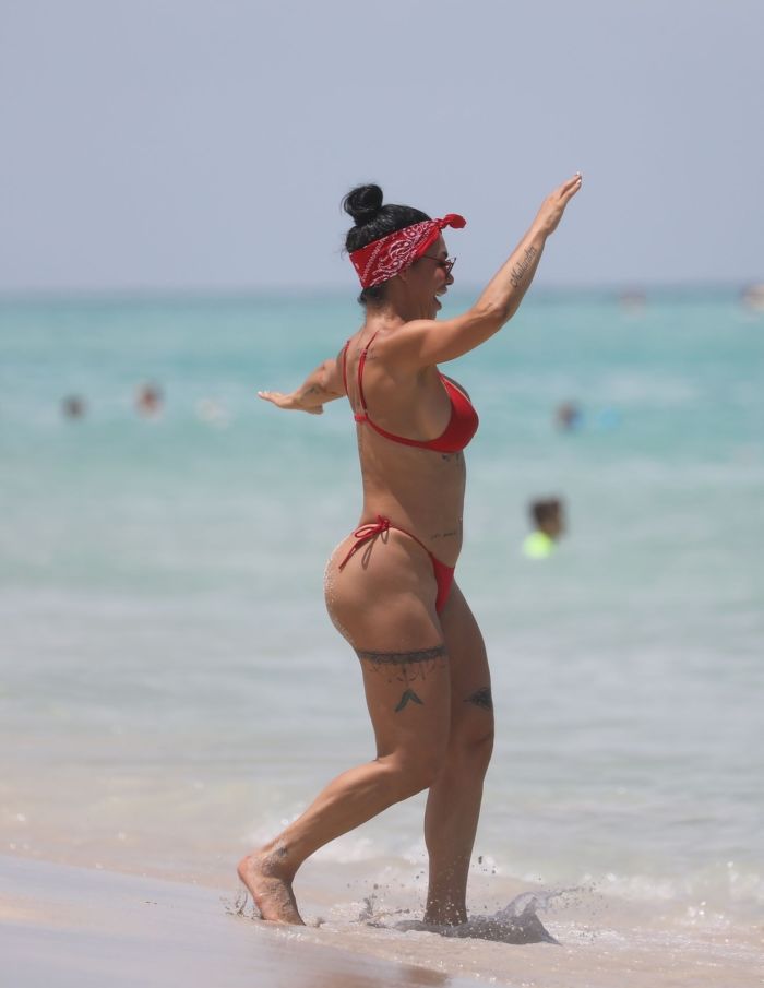 Lis Vega In A Red Bikini On The Beach In Miami