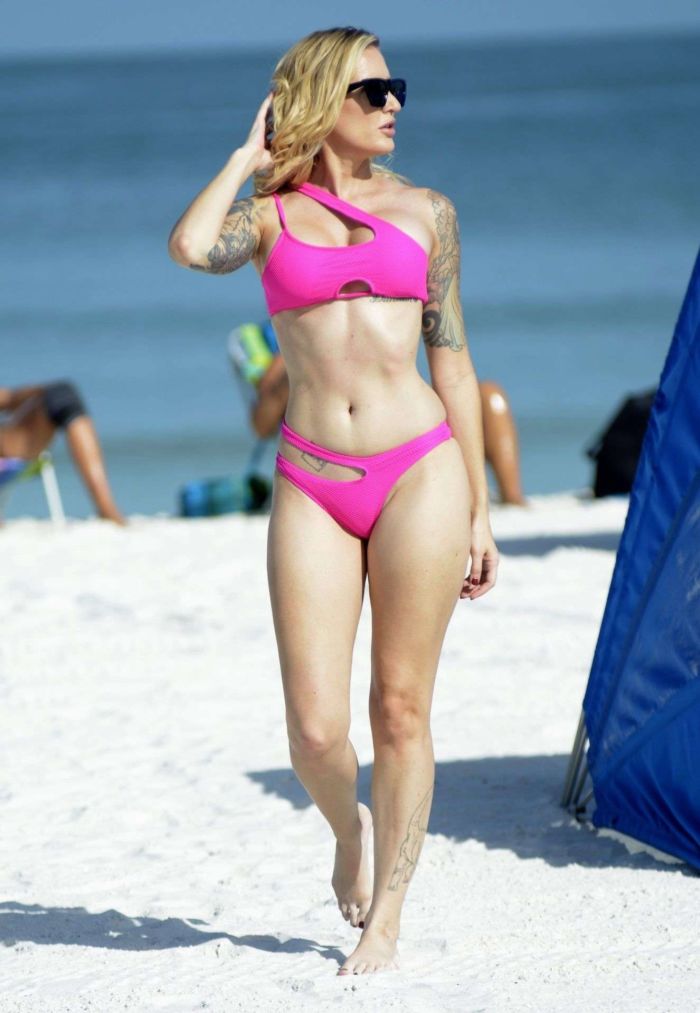 Reagan Lush Stuns In A Pink Bikini At The Beach In Florida