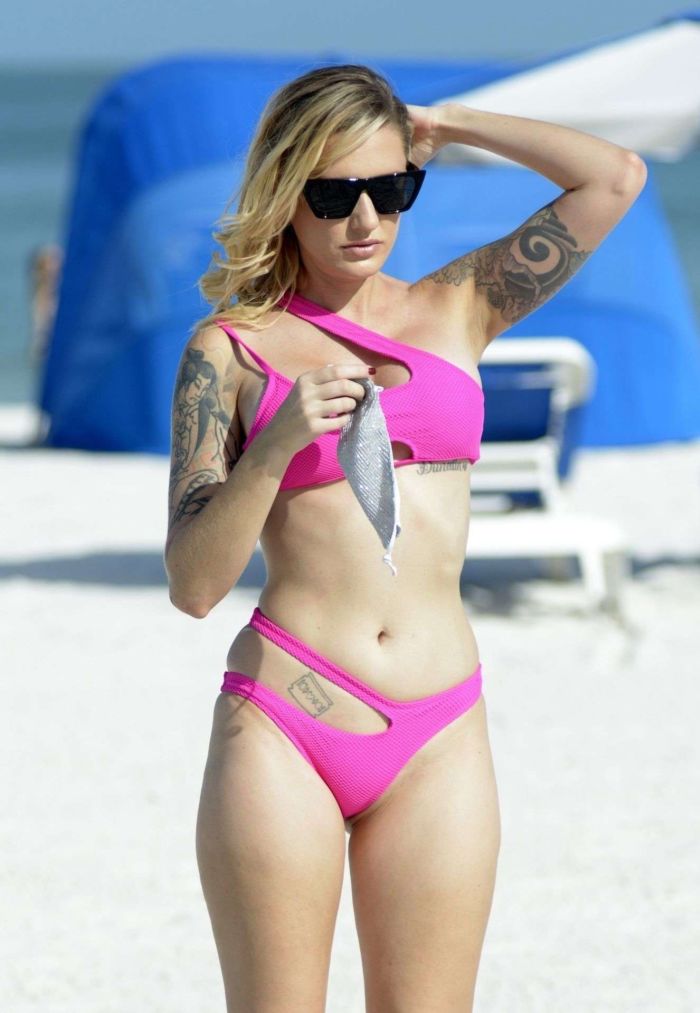 Reagan Lush Stuns In A Pink Bikini At The Beach In Florida