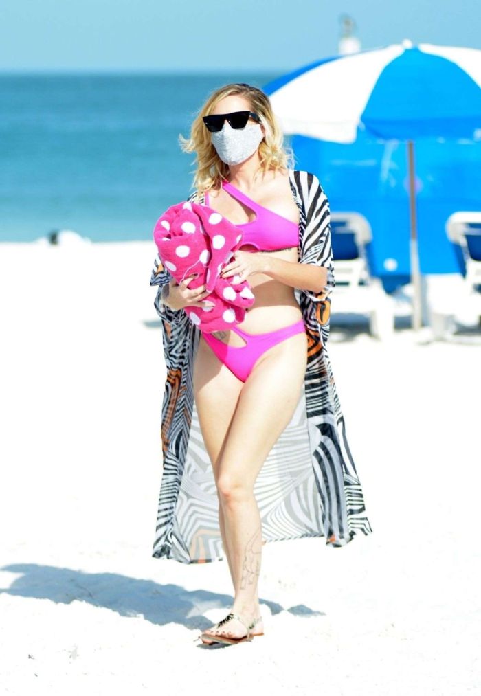 Reagan Lush Stuns In A Pink Bikini At The Beach In Florida