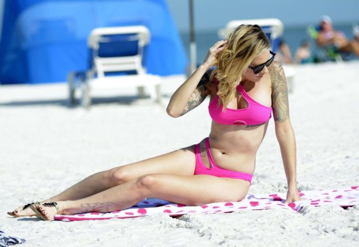 Reagan Lush Stuns In A Pink Bikini At The Beach In Florida