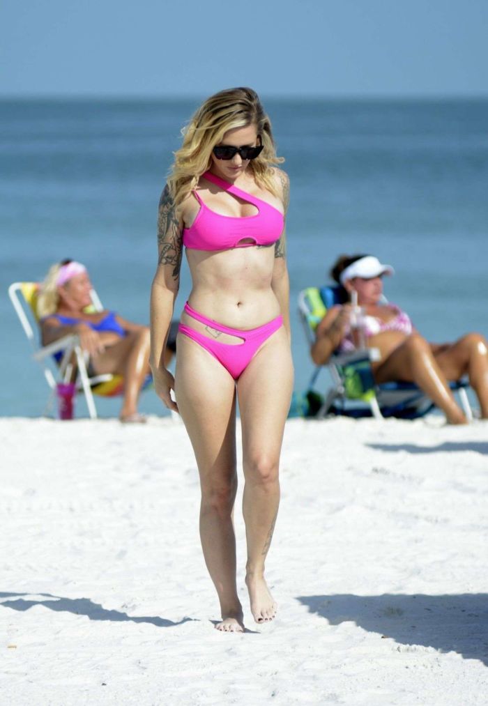 Reagan Lush Stuns In A Pink Bikini At The Beach In Florida