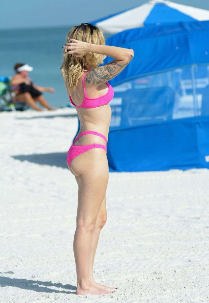 Reagan Lush Stuns In A Pink Bikini At The Beach In Florida