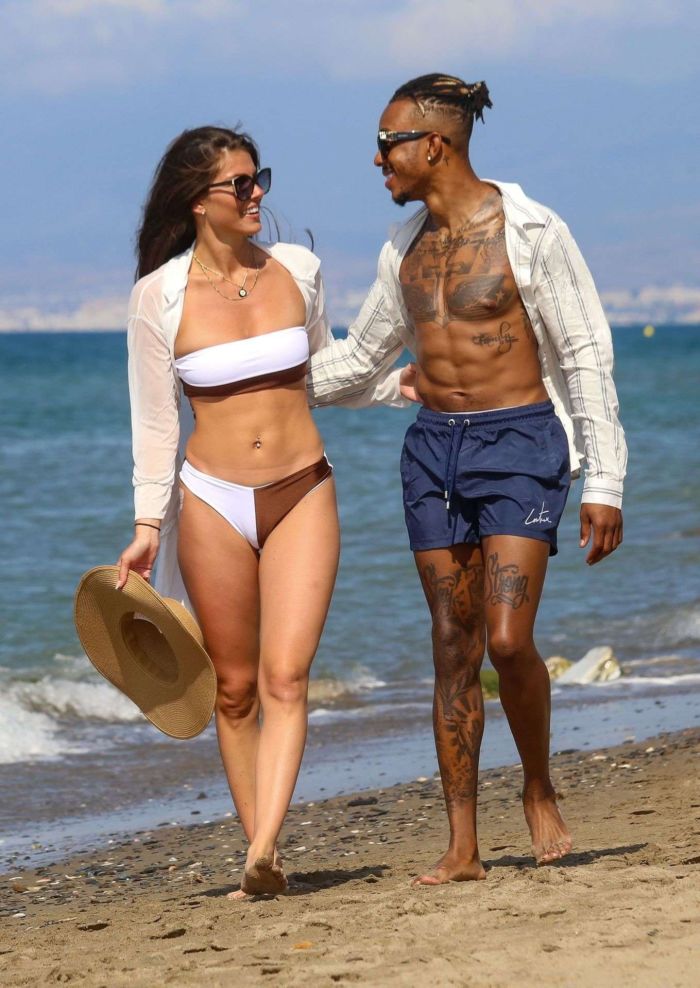 Rebecca Gormley Spotted In Bikini With Boyfriend Biggs Chris On The Beach