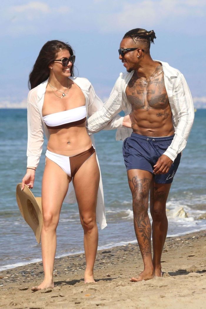 Rebecca Gormley Spotted In Bikini With Boyfriend Biggs Chris On The Beach