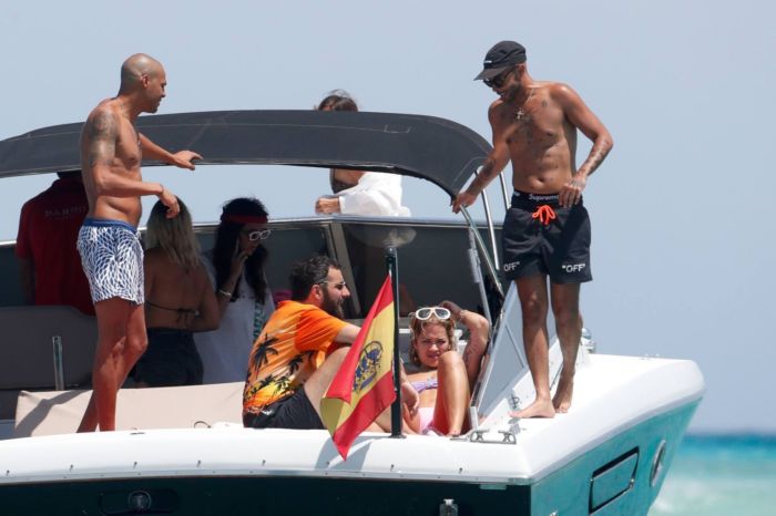 Rita Ora Enjoying In Bikini On A Yacht In Ibiza