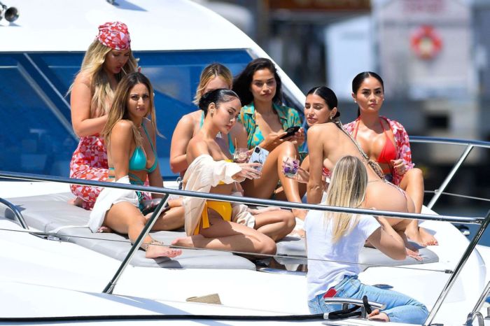 Shanina Shaik Vacationing In Bikini On A Yacht In Los Angeles