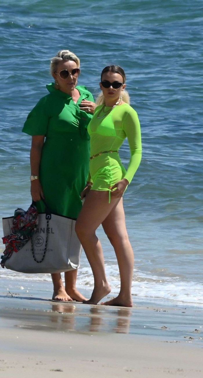 Tallia Storm Vacationing In Bikini With Mommy Tessie Hartmann At Jersey Beach