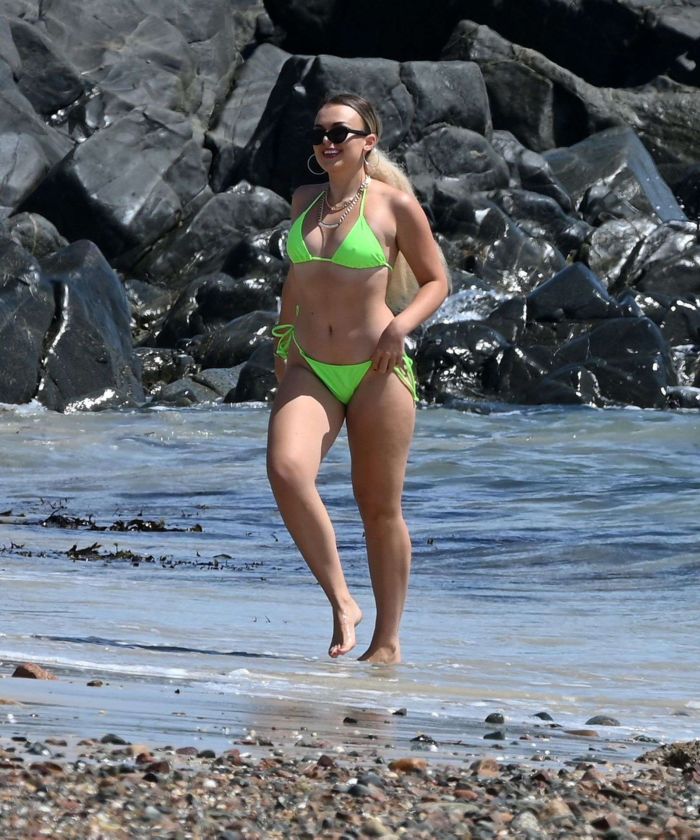 Tallia Storm Vacationing In Bikini With Mommy Tessie Hartmann At Jersey Beach