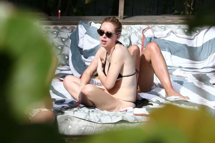 Tanya Burr Vacationing In A Black Bikini In Miami