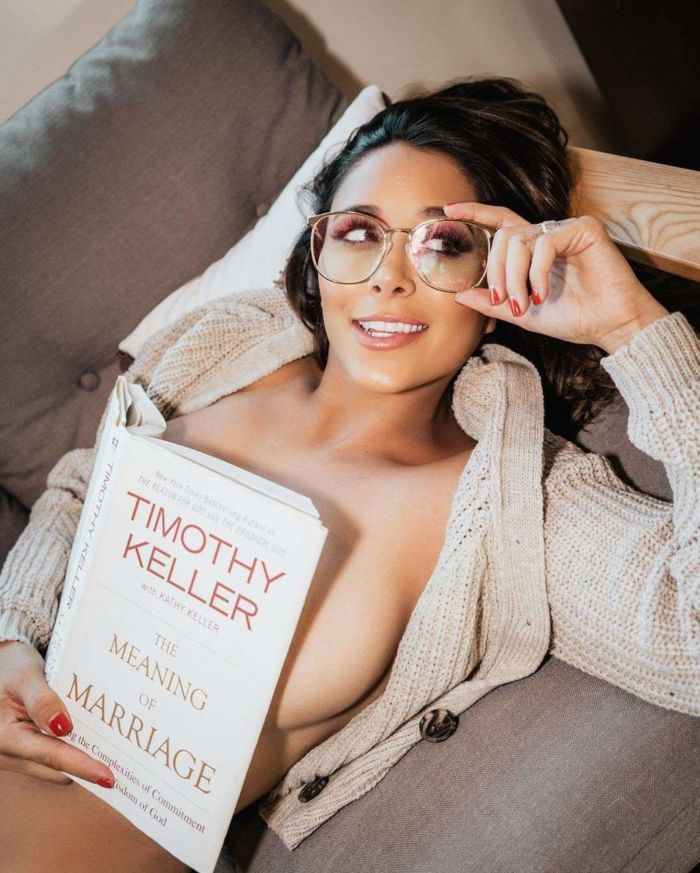 Spicy Tianna Gregory For A Lingerie Photoshoot 2020