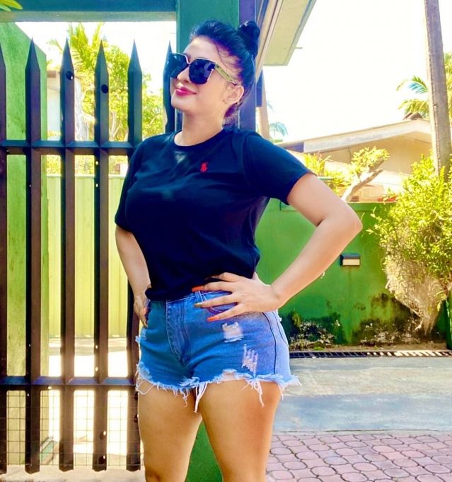 Sri Lankan Actress And Model Piumi Hansamali's Viral Photos
